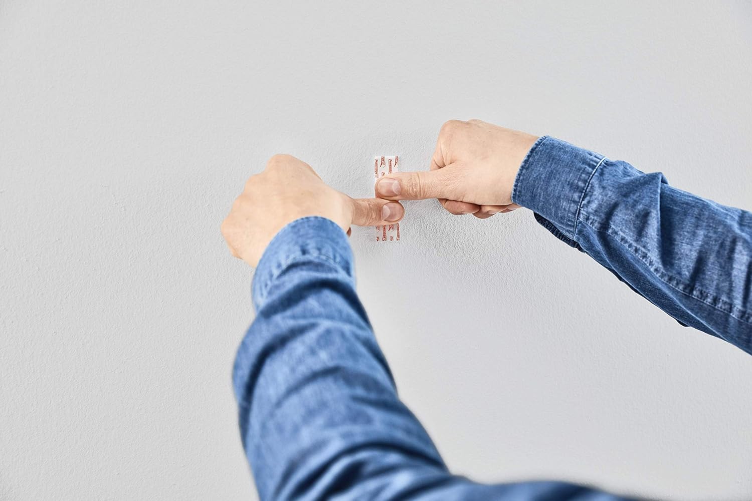 tesa UK 77780 Canvas Wallpaper & Plaster Adhesive Hooks Wallpaper & Plaster, Self-Adhesive - Image 5