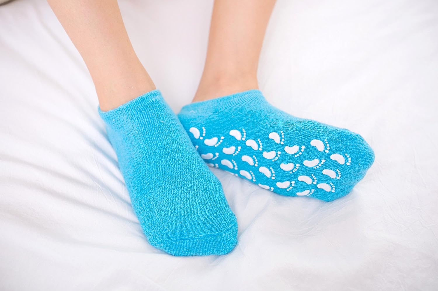 Veewon 2 Pair Moisturizing Gel Socks with Spa Quality Gel for Moisturizing Vitamin E and Oil Infused Helping Repair Dry Cracked Skins and Softens Feet - Image 5
