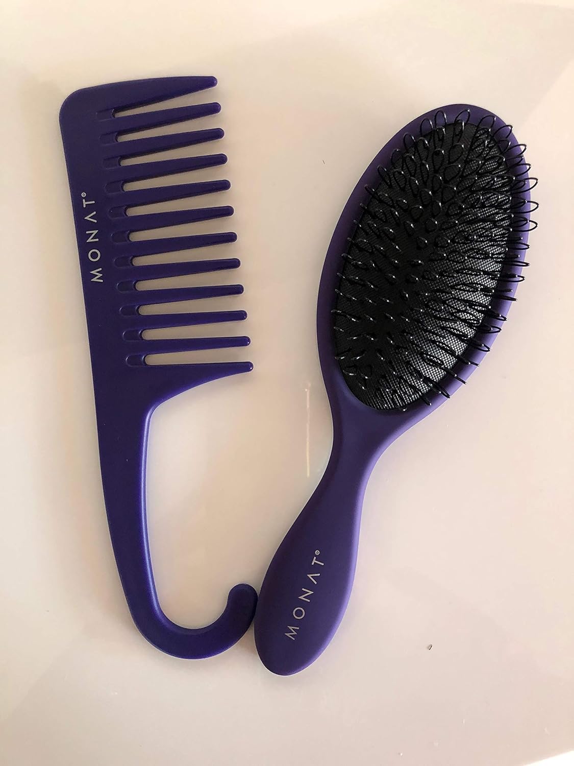 monat heated brush
