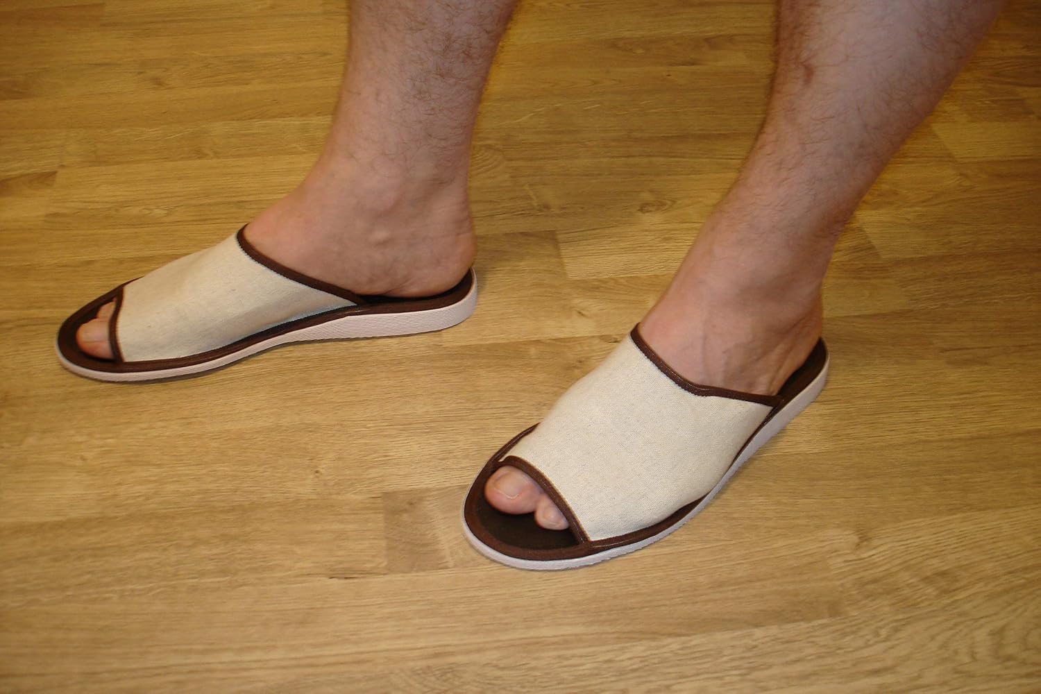 slippers without fur