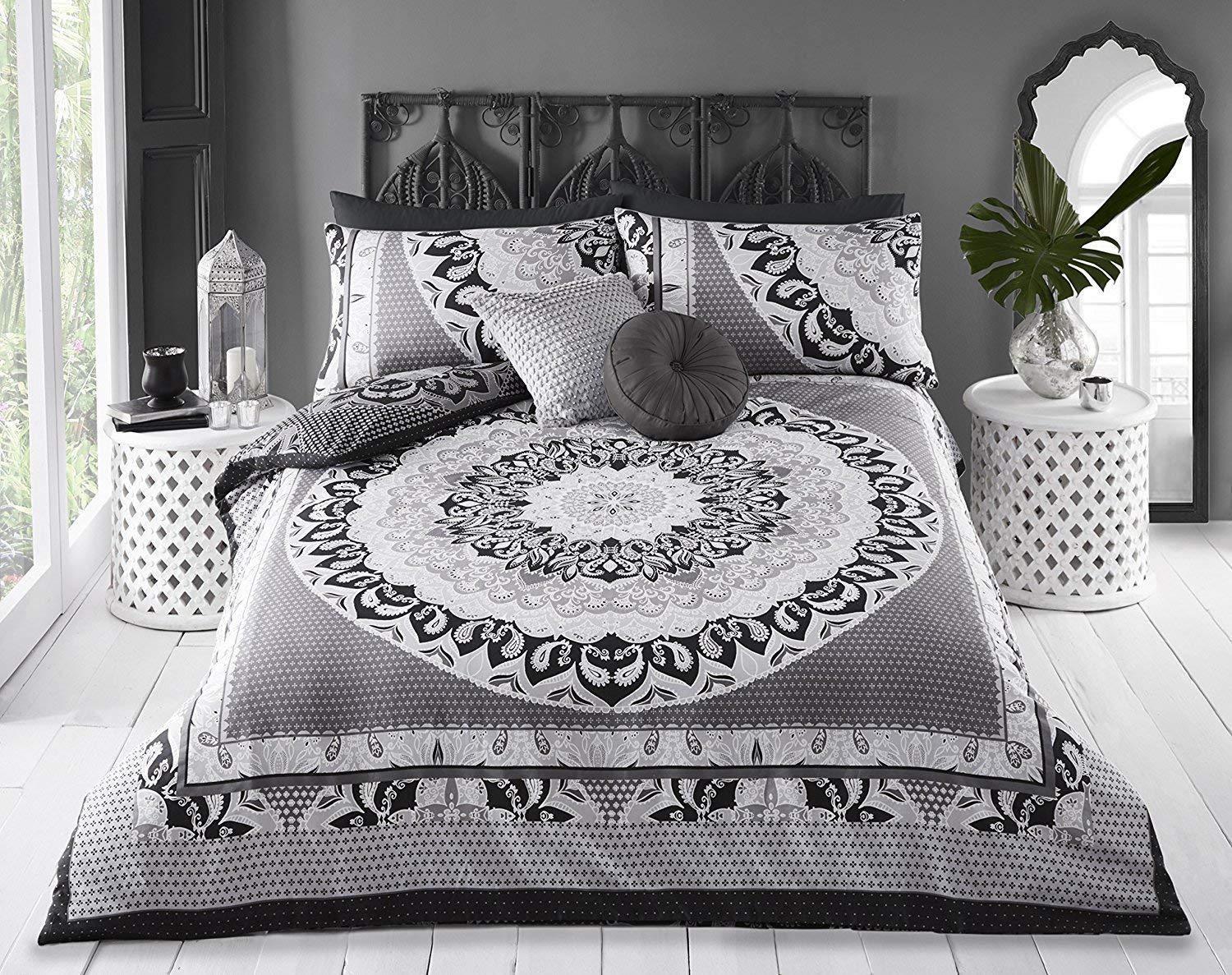 Sleepdown Duvet Cover Set - Black Grey - Paisley Mandala Geometric - Reversible Quilt Cover Easy Care Bed Linen Soft Cosy Bedding Sets with Pillowcases - Super King (220 cm x 260 cm)