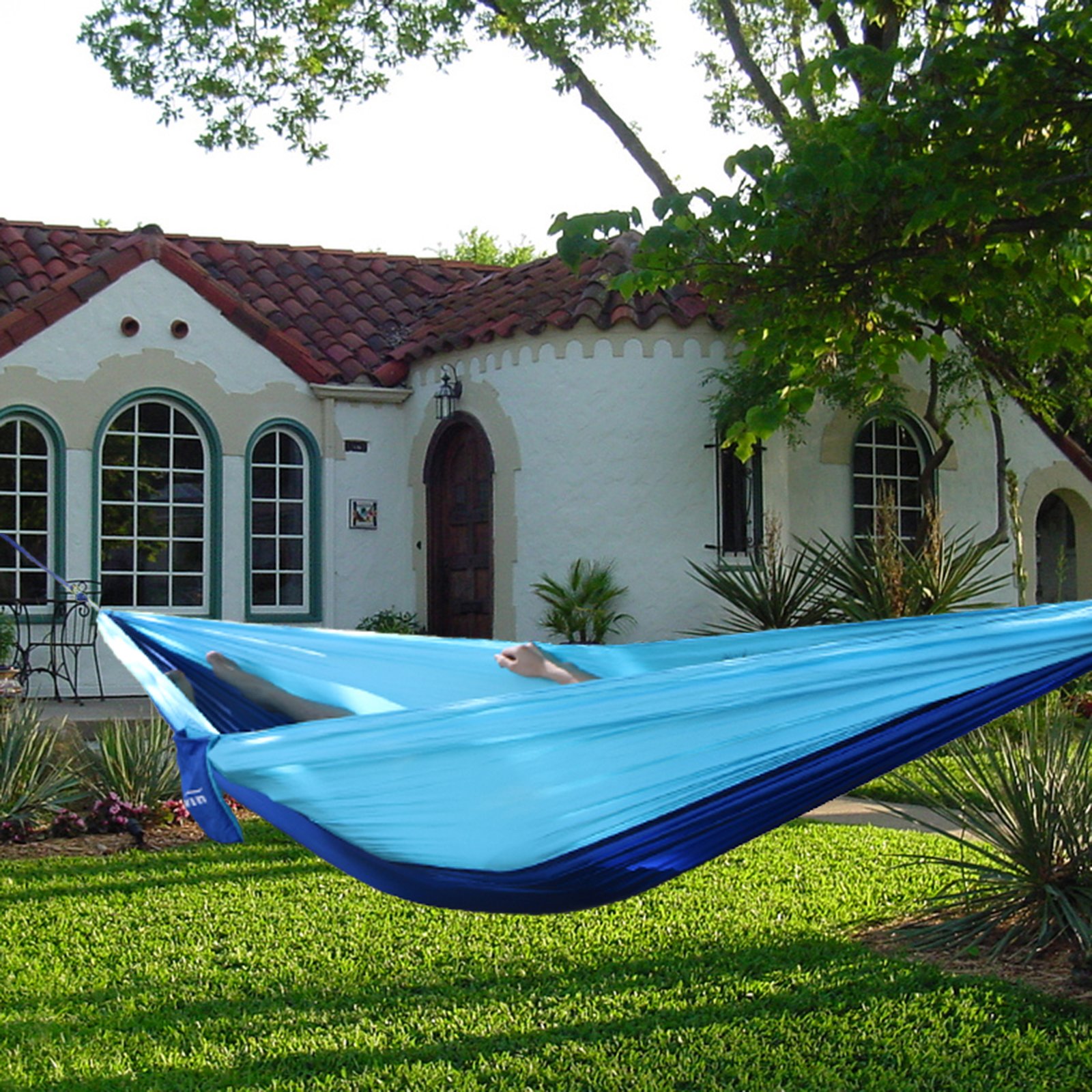 SKYWIN Camping Hammock Lightweight Parachute Hammock Multifunctional For Travel,Camping,Hiking, Beach, Yard , Portable with 2 Carabiners and 2 Hanging Ropes 10FT by Each ( Blue Stitching)