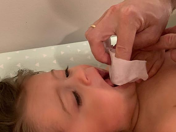 baby teeth cleaning wipes
