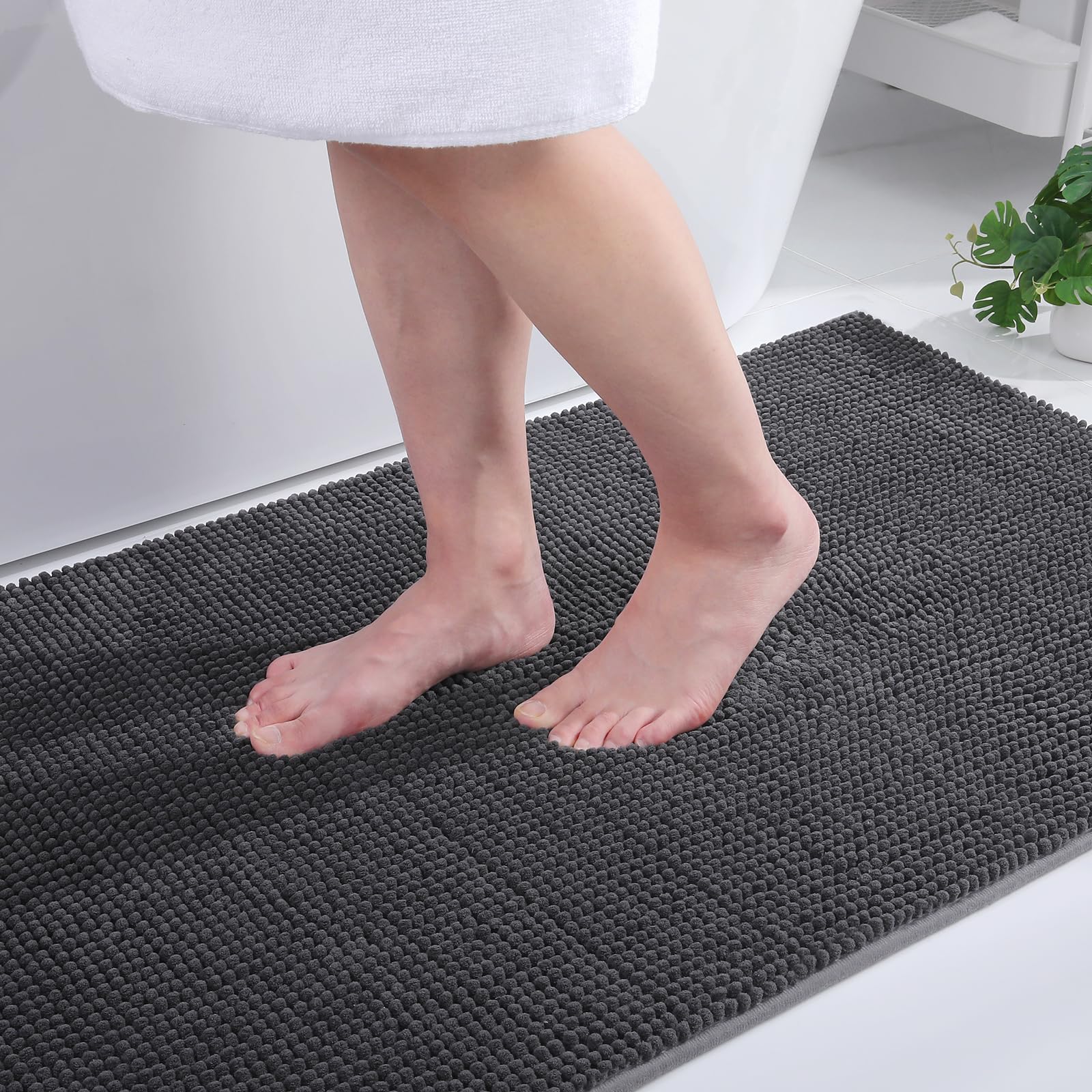 smiry Non Slip Chenille Bath Mat, 40 x 120 cm, Extra Soft Bathroom Mat, Super Absorbent Fluffy Bath Mats for Bathroom Floor, Machine-Washable Dry Bath Rug Foot Mat, Dark Grey