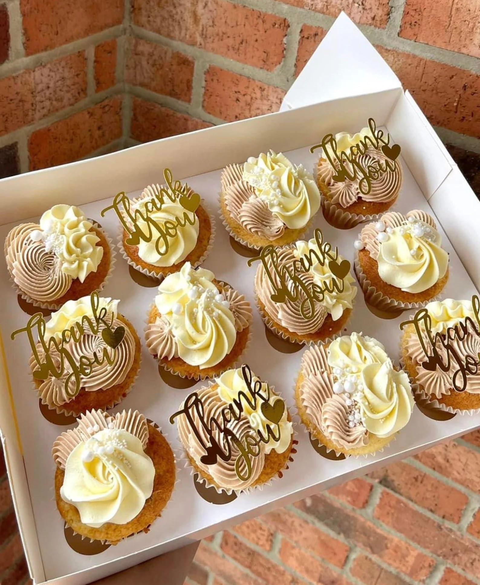 Photo 1 of 1PCS Thank you cupcake toppers,Gold Acrylic Thank You Cupcake Picks for Birthday Wedding Decorations Thanksgiving Day Anniversary Party Decoration Supplies(2.2 * 1.85inch)