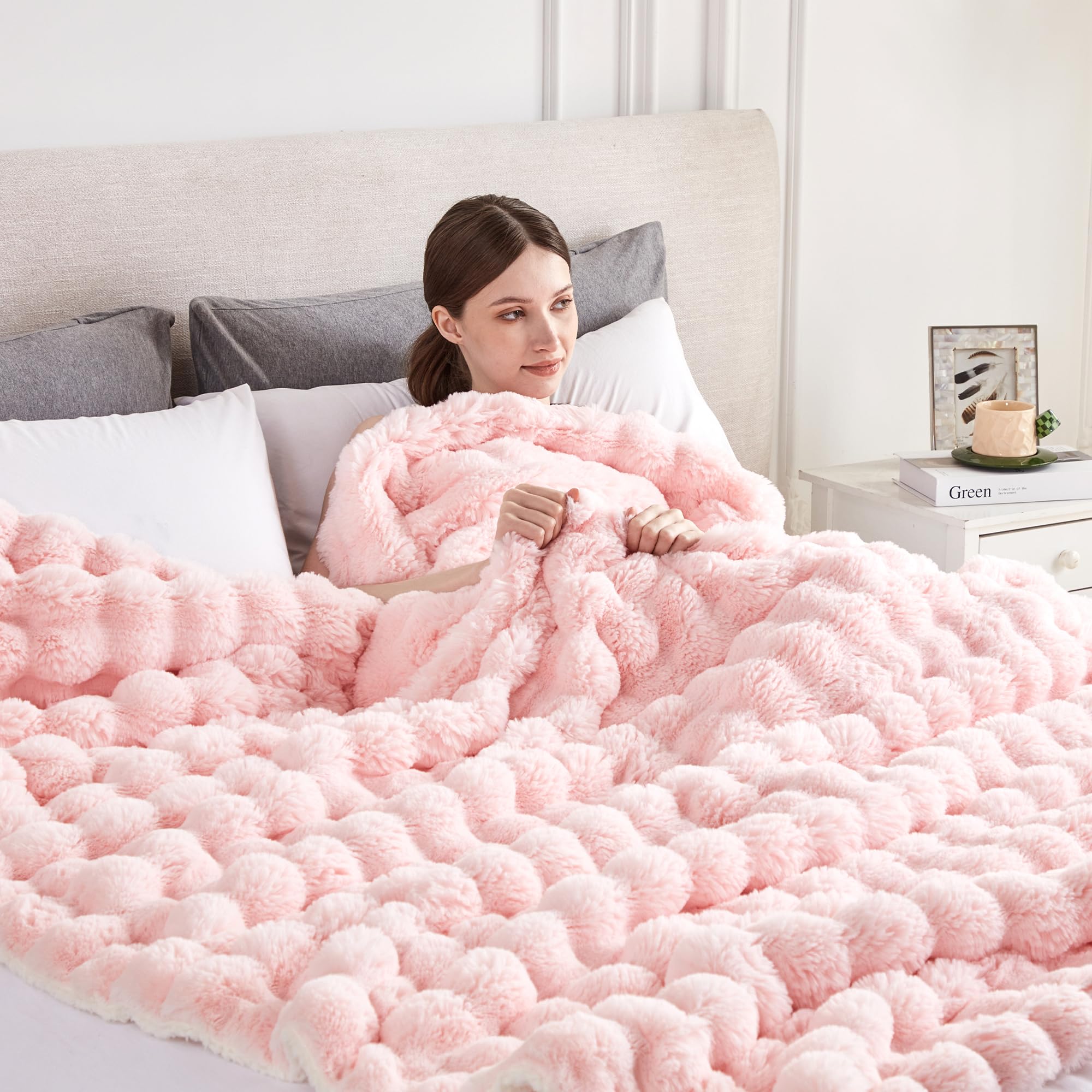 Photo 1 of ***SIMILAR****USED**Serenhom 50x60 Inches Ultra-Soft Fuzzy Faux Fur Plush Throw Blanket - Thick, Warm Sherpa for Couch, Sofa, Bedroom, Camping - Decorative Blanket for Cozy Warmth, Bubble Pink