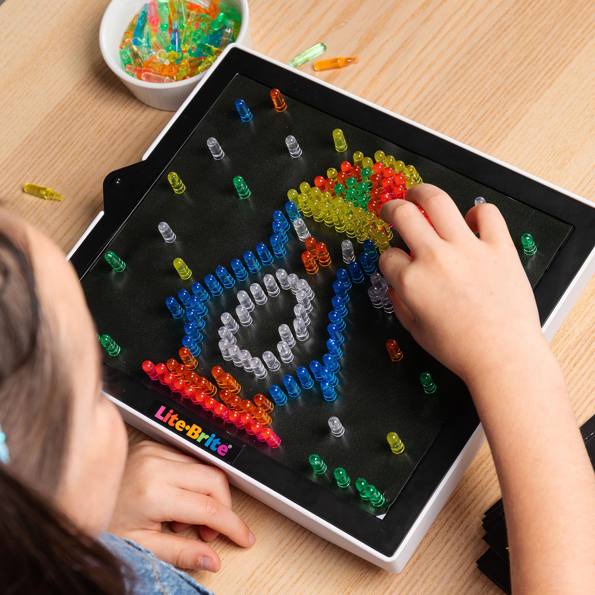 Lite Brite Ultimate Value Retro Toy, 12 Seasonal Templates, Peg Pouch, Amazon Exclusive, Light up Creative Activity Toy, Educational Stem, Gift for Girls and Boys, Ages 4+