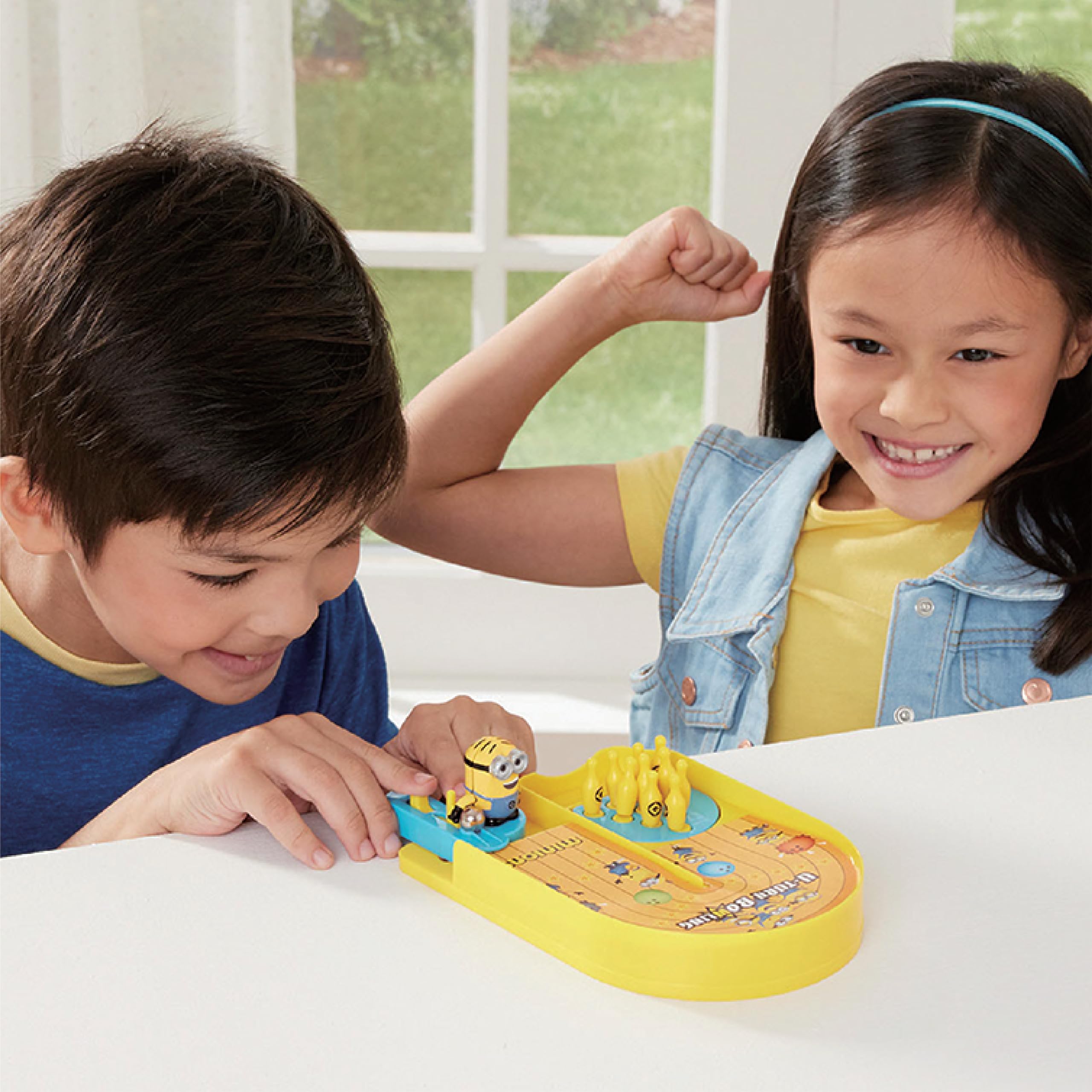 EPOCH Games Minions U-Turn Bowling