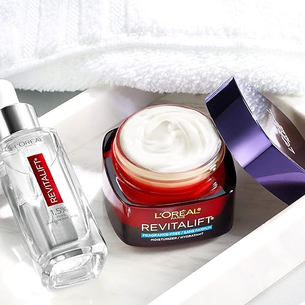 L’OREAL PARIS REVITALIFT TRIPLE POWER ANTI-AGING FACE MOISTURIZER, FRAGRANCE FREE, PRO RETINOL, HYALURONIC ACID & VITAMIN C TO REDUCE WRINKLES, FIRM & BRIGHTEN SKIN, 2.55 OZ
