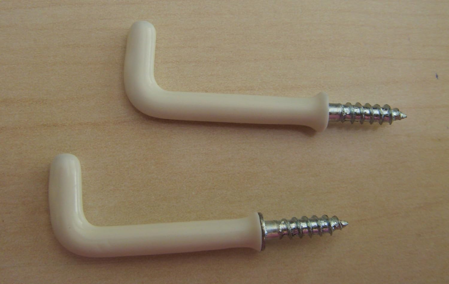 Plastic coated 30mm Screw In Square HooksOne PairIdeal For Chain