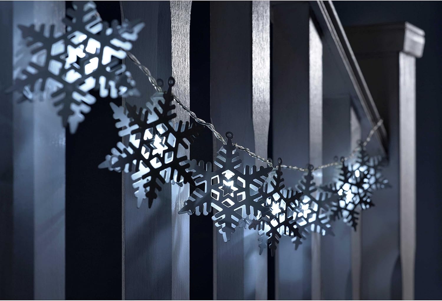 WeRChristmas Snowflake Light String Christmas Decoration with 10-LED Lights - White, 140 x 5 x 2 cm - Image 4