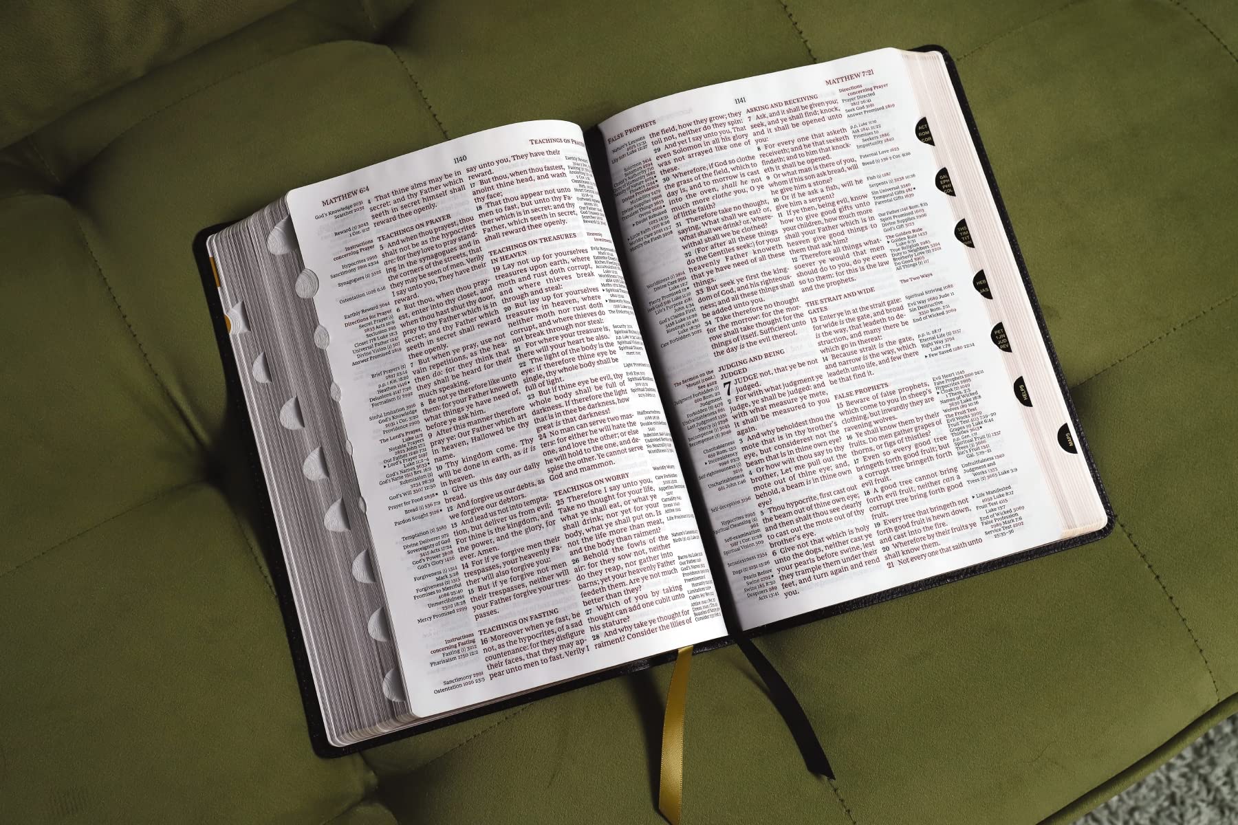 KJV, Thompson Chain-Reference Bible, Large Print, Bonded Leather, Black, Red Letter, Thumb Indexed, Comfort Print KJV, Thompson Chain-Reference Bible, Large Print, Bonded Leather, Black, Red Letter, Thumb Indexed, Comfort Print Bonded Leather