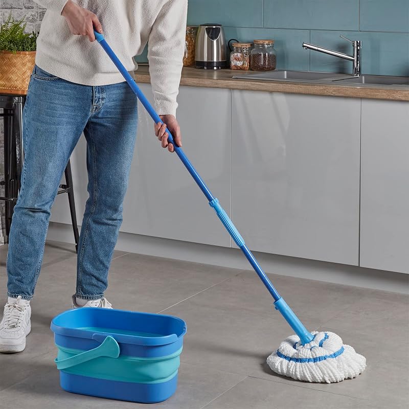 Ultrakompaktes Twist Mop und Eimer Set | Mikrofaser-Mop mit eingebautem Selbstauswringsystem | 10L Faltbarer Eimer | Reinigt Laminat, Holz & Fliesenböden | Waschbarer Wischkopf