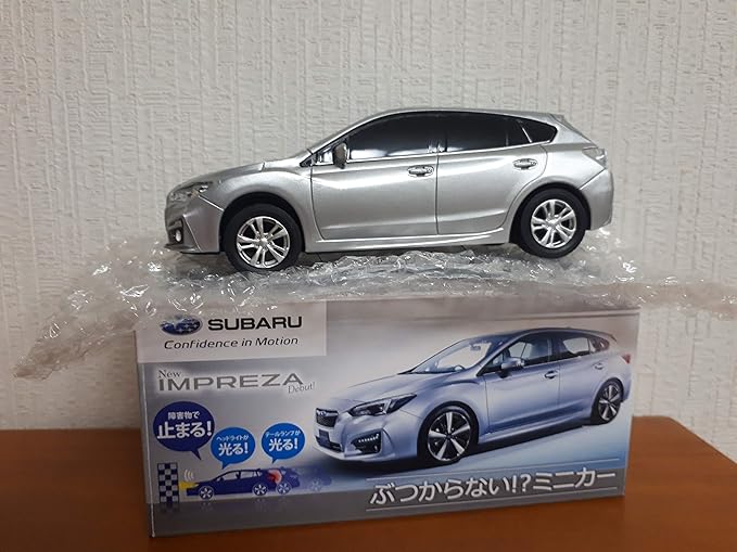 Amazon Co Jp 非売品 スバル Subaru ぶつからないミニカー インプレッサ シルバー ぶつからない ミニカー 非売品 車 バイク