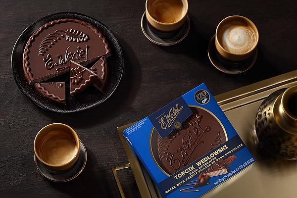 E.WEDEL – TORCIK WEDLOWSKI / WAFER CAKE (250G / 8.8 OZ)