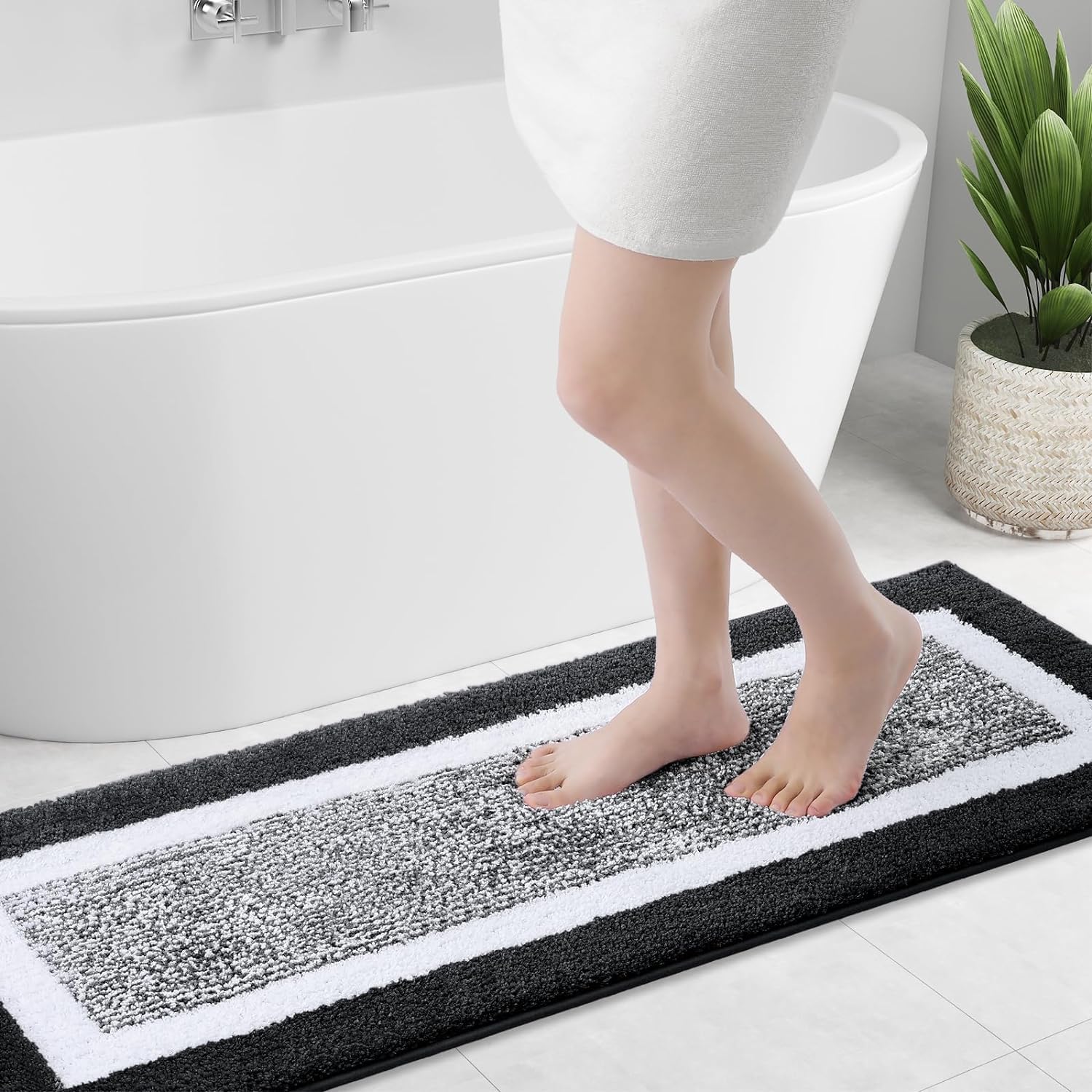 smiry Microfiber Non-Slip Bath Mats for Bathroom, Extra Soft Absorbent Bathroom Mats Rugs, Machine Washable Quick Dry Floor Mats, 40 x 120 cm, Black