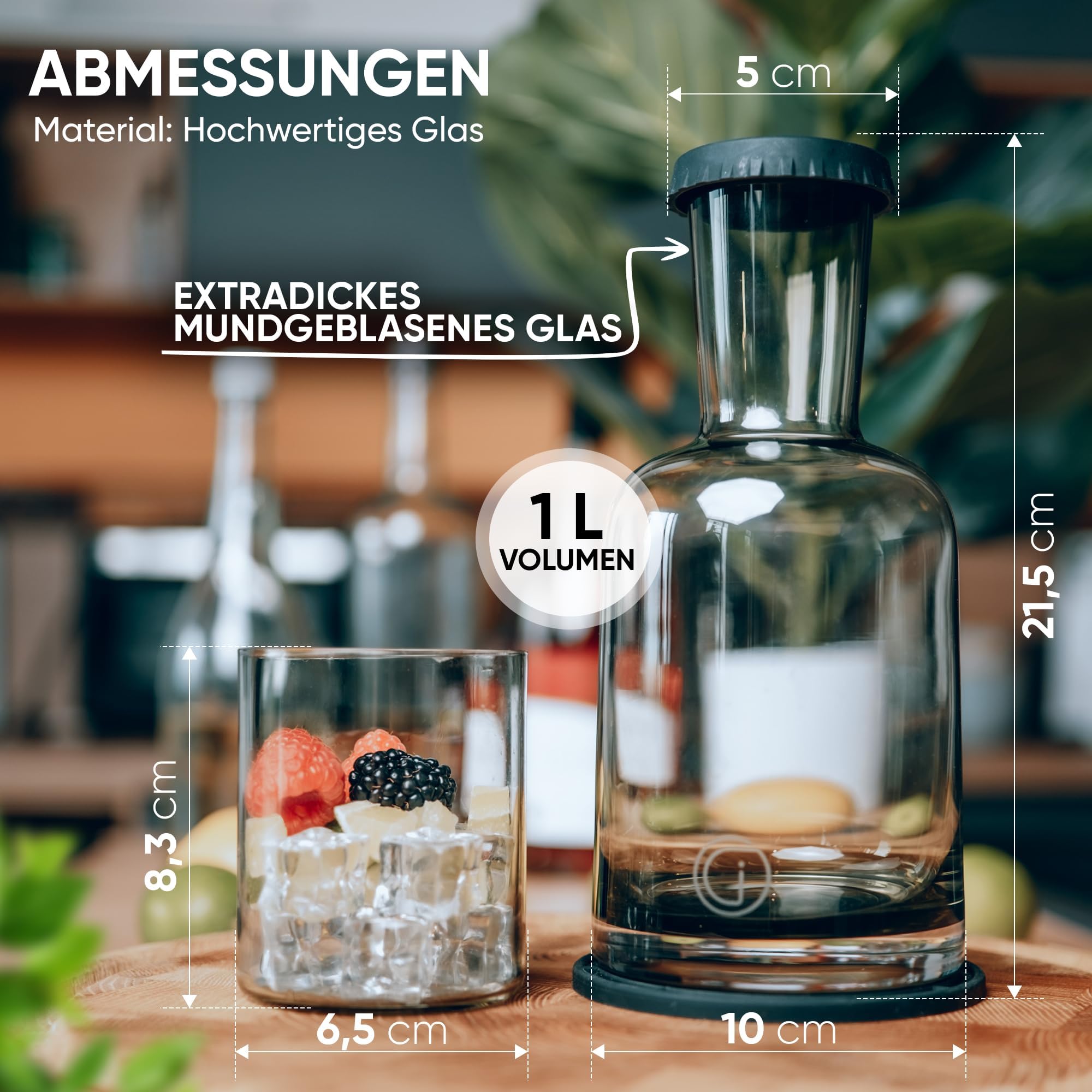 CASA.INARO® edle Glaskaraffe | Wasserkaraffe 1 Liter mit Glas | Wasserkrug | Tropfenfrei | Nachttisch [Karaffen Set mit Untersetzer & Deckel] Als Geschenk zum Geburtstag | Rauchglas grau/grün 3
