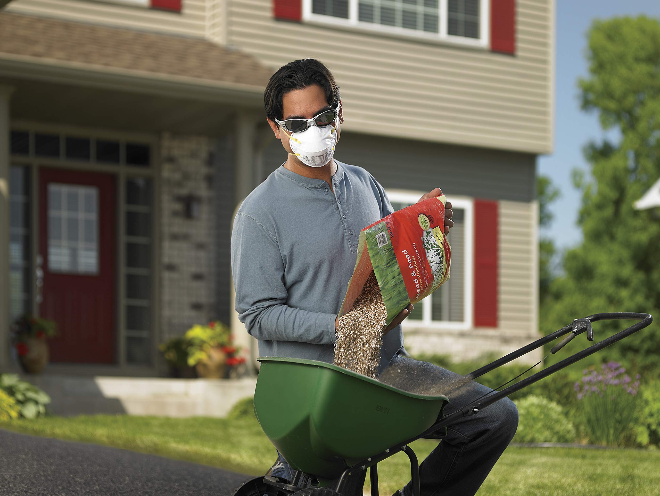 3M 8210 Plus Paint Sanding Dust Particulate Respirators, N95, 20Pack