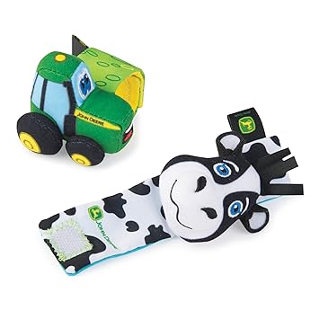 Amazon.com: Tomy John Deere muñeca sonajero: Baby