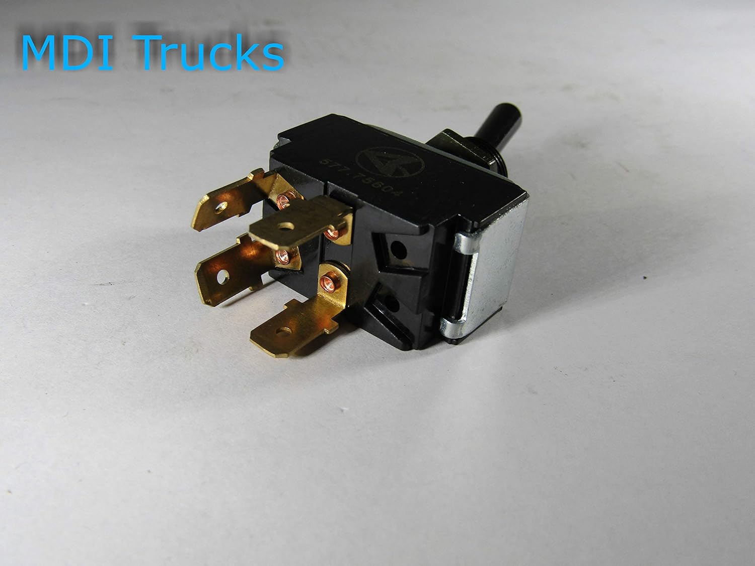 TOGGLE SWITCH DPST PETERBILT 577.75604 Eaton 8956K648 Peterbilt 1604830