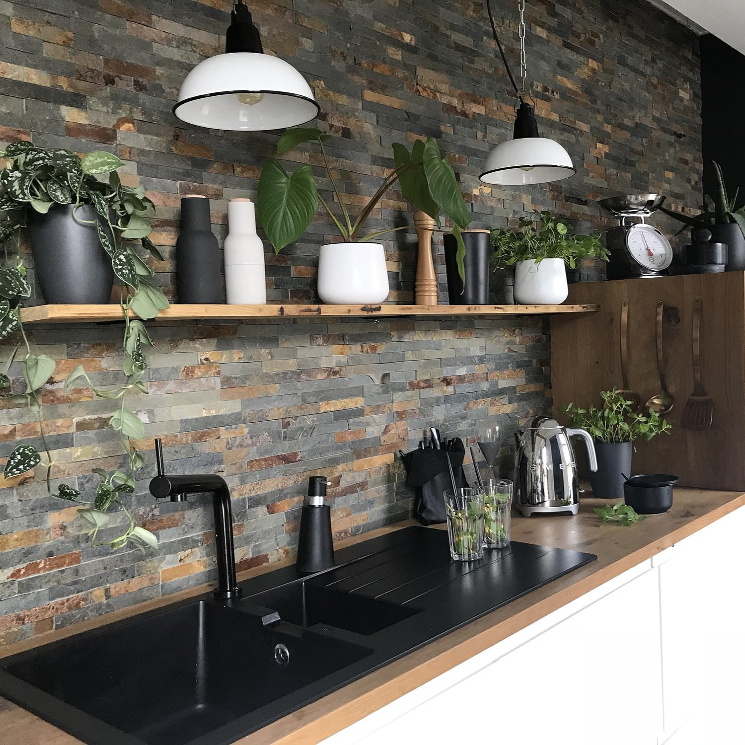 Hervidor de agua eléctrico SMEG estilo retro de los años 50 con apagado automático, base extraíble e indicador de agua, KLF03SSUS, acero inoxidable pulido