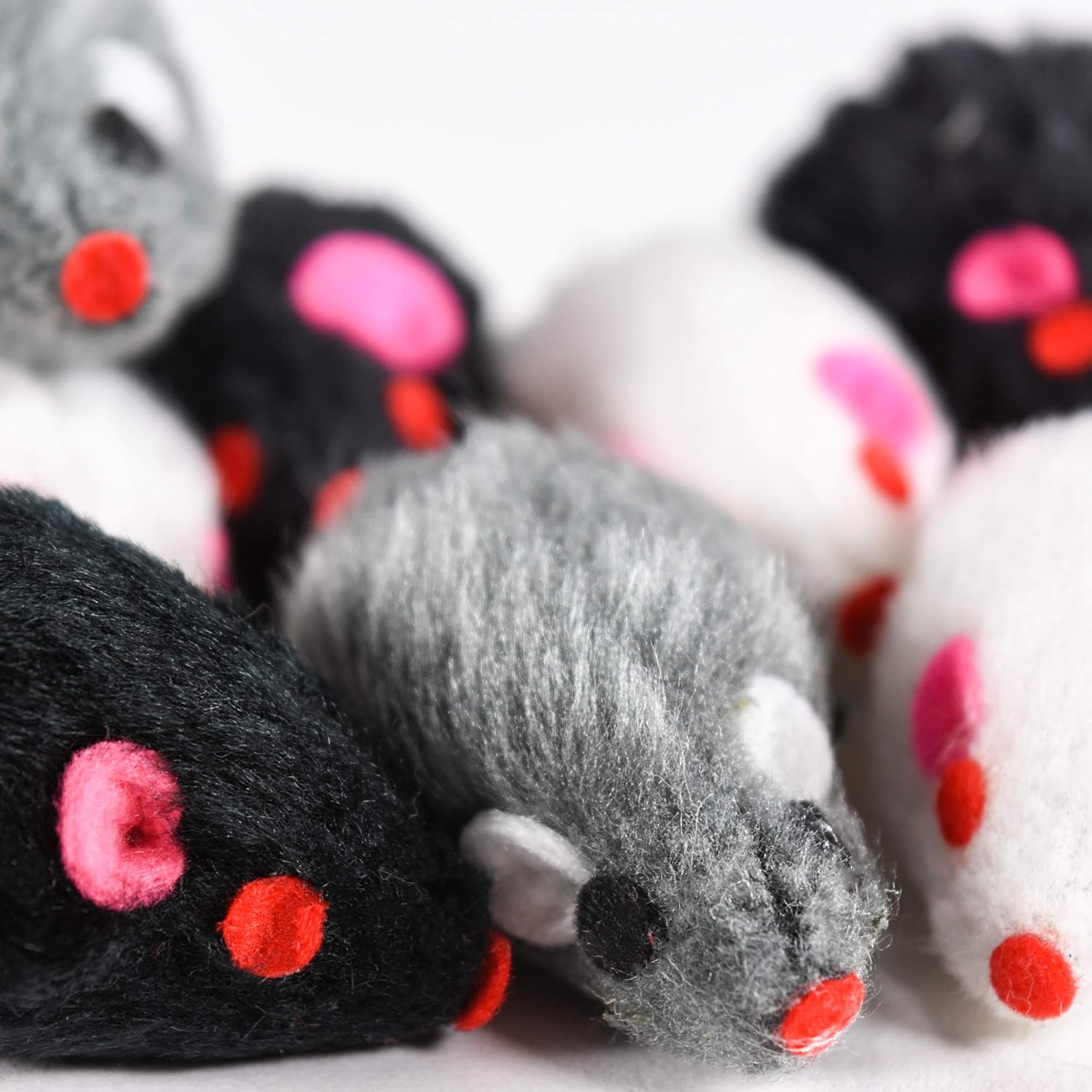 Penn Plax Play Fur Mice Cat Toys – Mixed Bag of 12 Play Mice with Rattling Sounds – 3 Color Variety Pack - CAT531, black and white : Pet Mice And Animal Toys : Pet Supplies