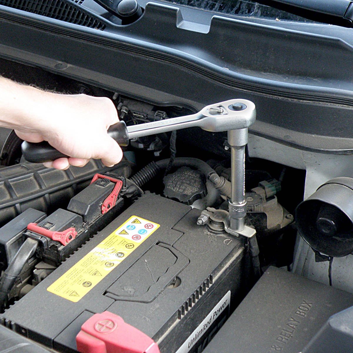 S&R 20-Piece Socket Set 3/8" in Metal Box - Professional Quality with Lock-Drive Profile for Precise and Safe Use - Image 5