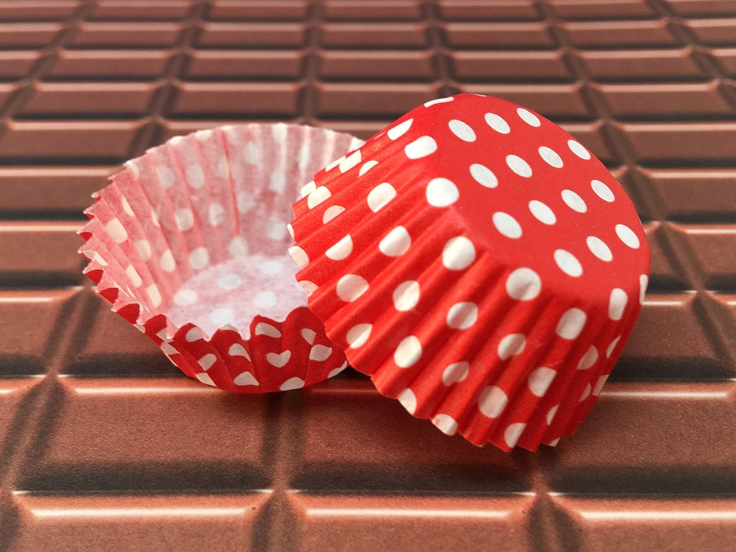 200 Stück Rot-Weiß gepunktet Demmler 200 Papier Pralinenförmchen Ø 2,6