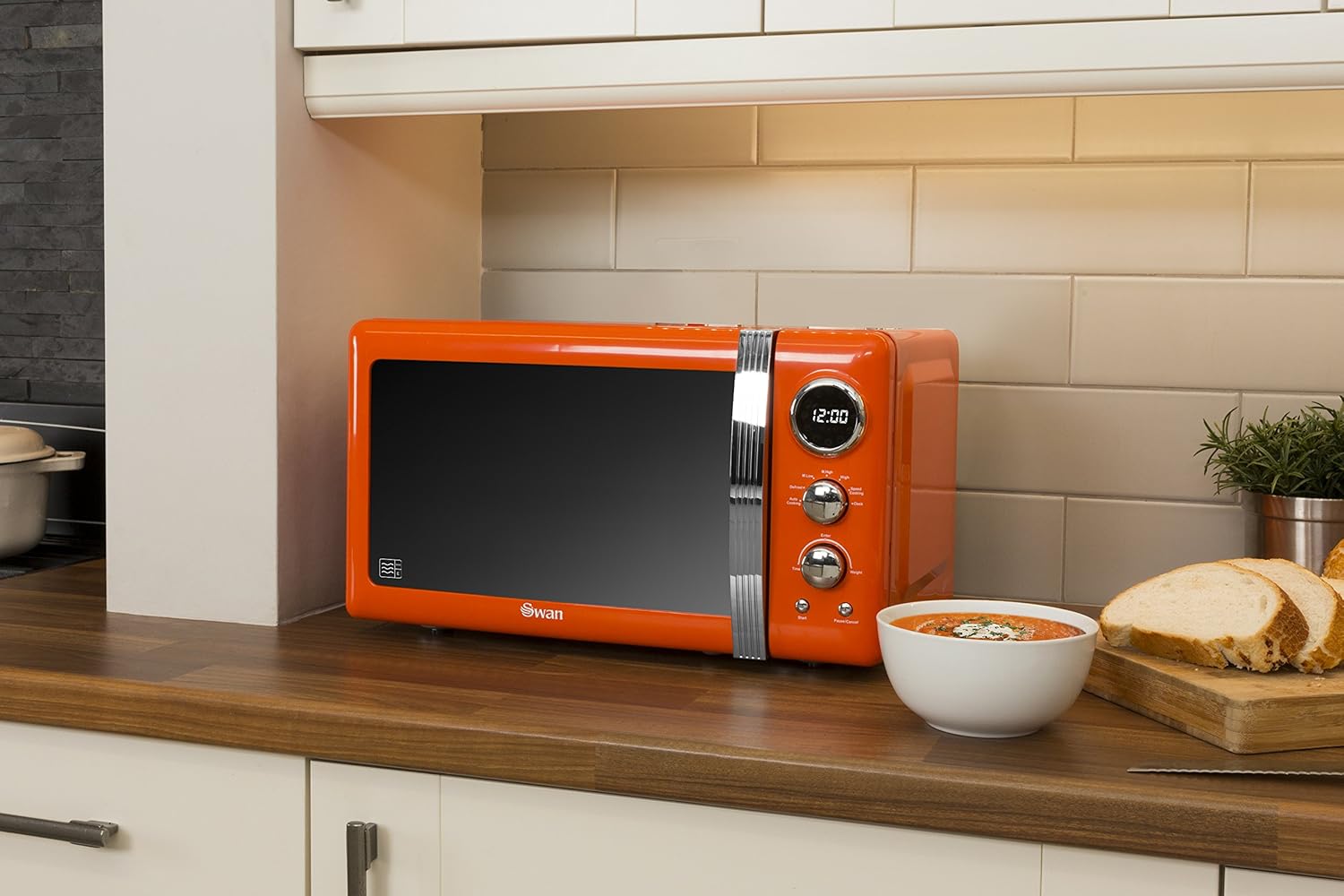 Swan Retro 20Ltr 800W Digital Freestanding Microwave In Orange