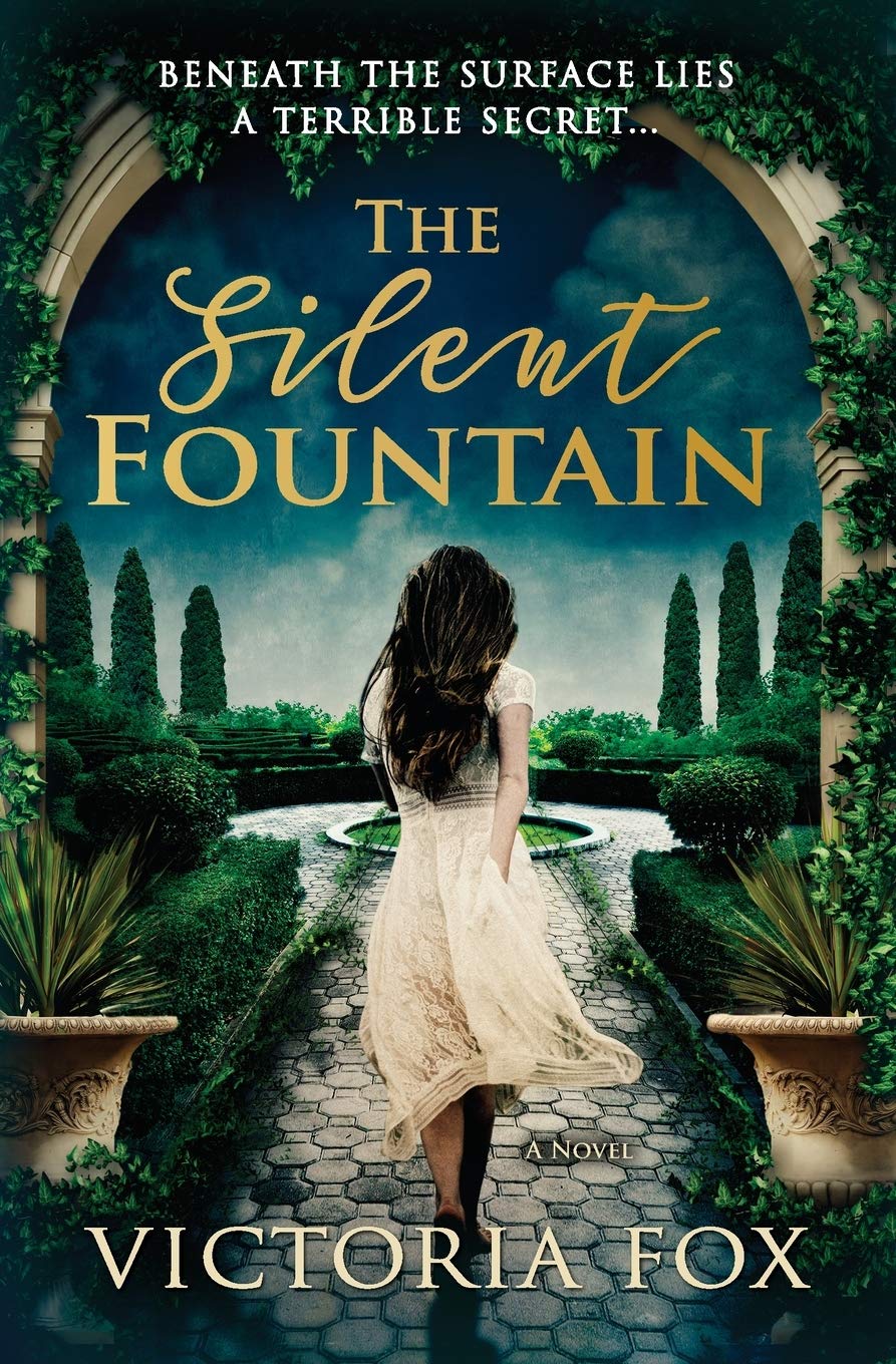 Amazon Com The Silent Fountain Fox Victoria Books