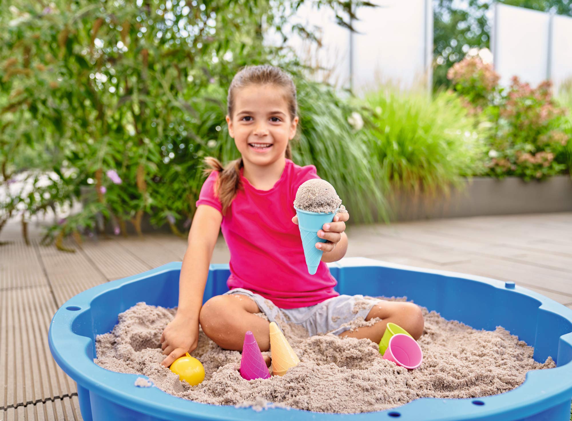 Simba Sandformen EIS – 6‑teiliges Sandspielzeug‑Set mit 5 Waffelformen & Portionierer, EIS‑Sandformen für Kinder, bunter Kunststoff, ca. 15 cm, ab 2 Jahren 3