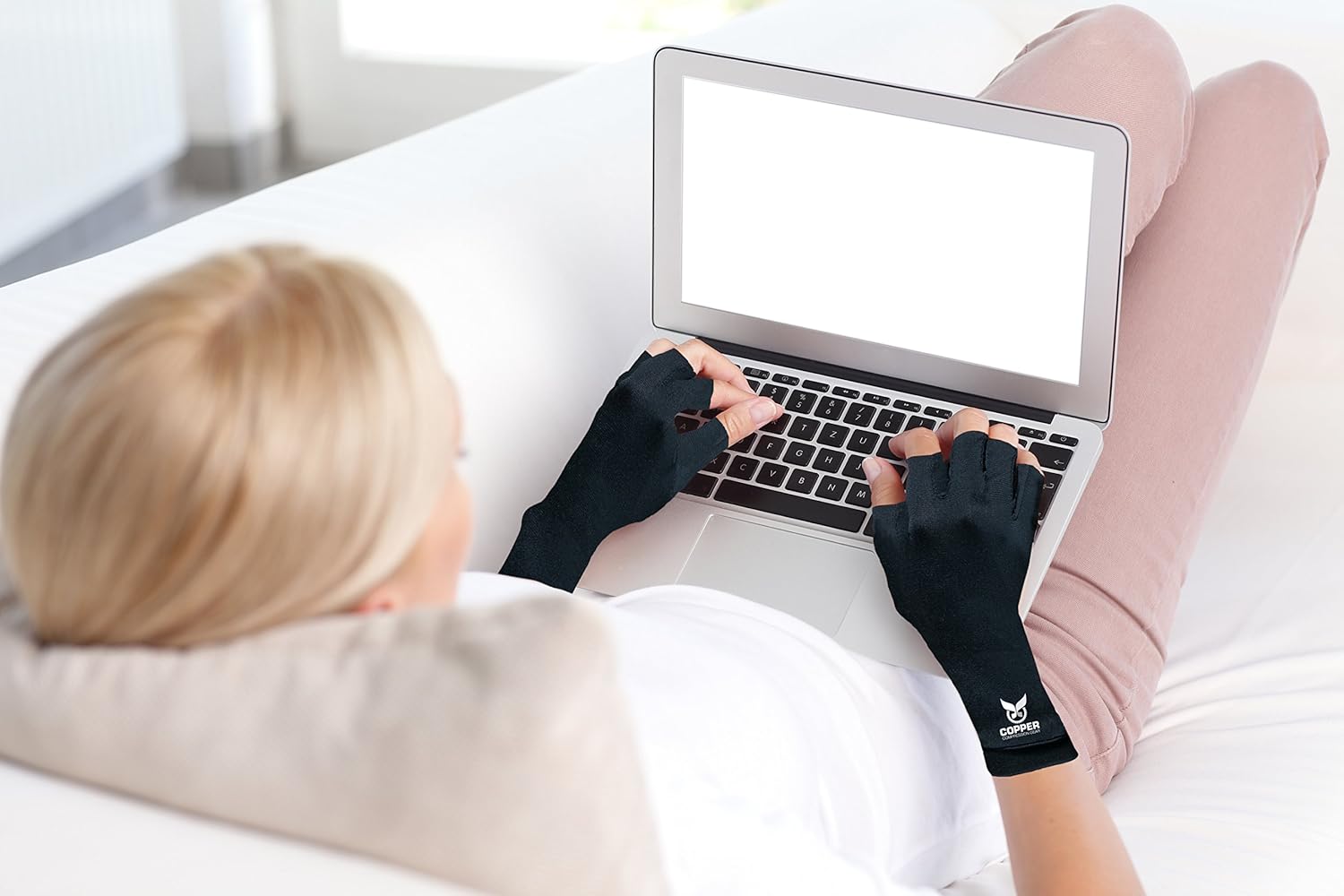 Arthritis Gloves for Women and Men by Copper Compression Hand Gear - Guaranteed to Speed Up Recovery + Relieve Symptoms of Carpal Tunnel Syndrome, Arthritis, RSI, Tendonitis + More. (Pair of Gloves): Health & Personal Care