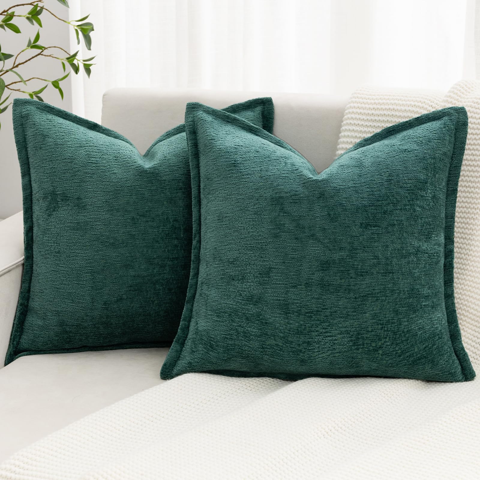 BAOLIZEGAO Green Decorative Throw Pillow Covers 18x18 Inch Set of 2 Cozy Soild Chenille Cushion Cases Soft Textured Square Couch Pillows Cover Boho Accent Farmhouse Pillowcases for Sofa Bed