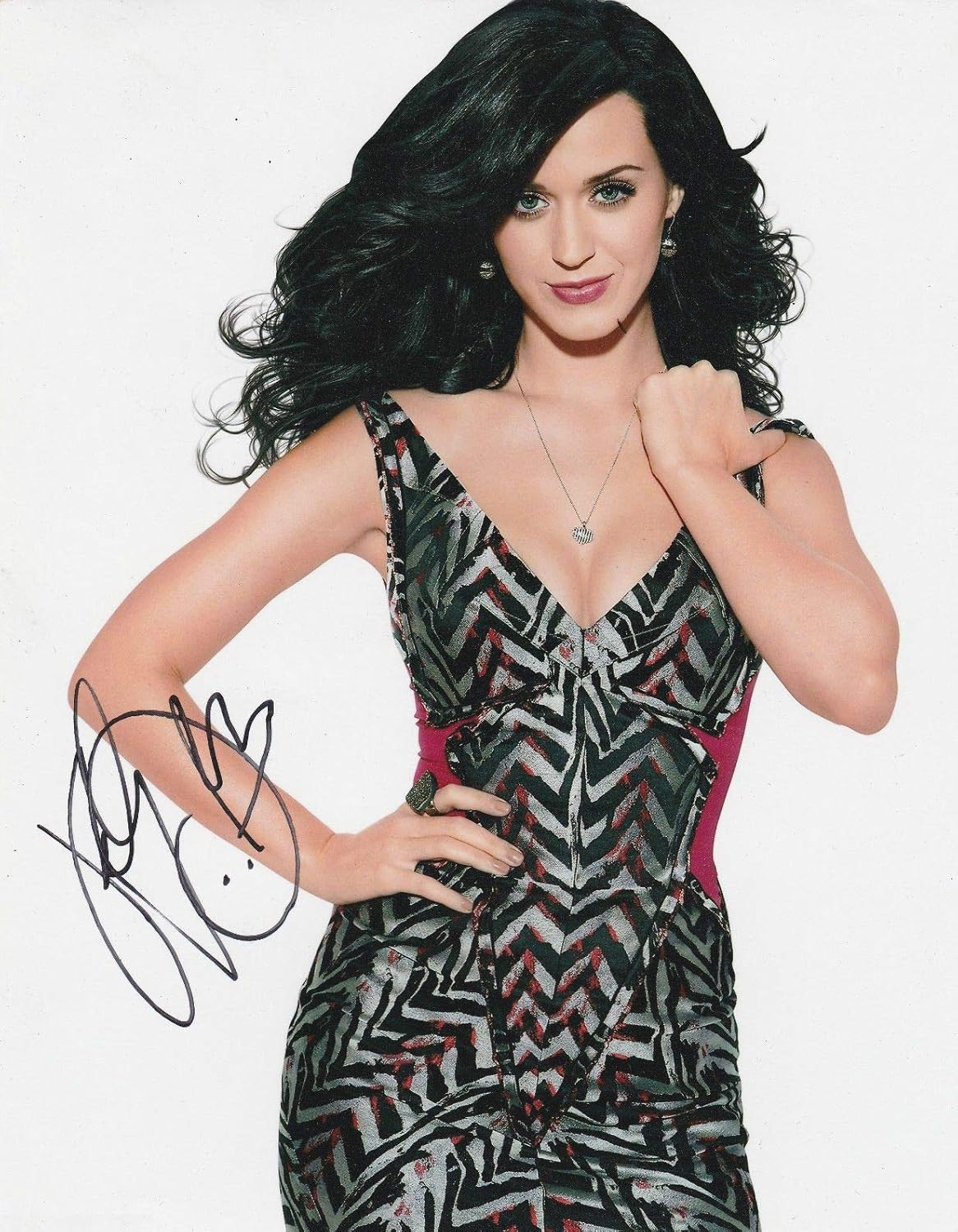 Photographs - Photo Katy Perry Autograph Signed 8 x 10