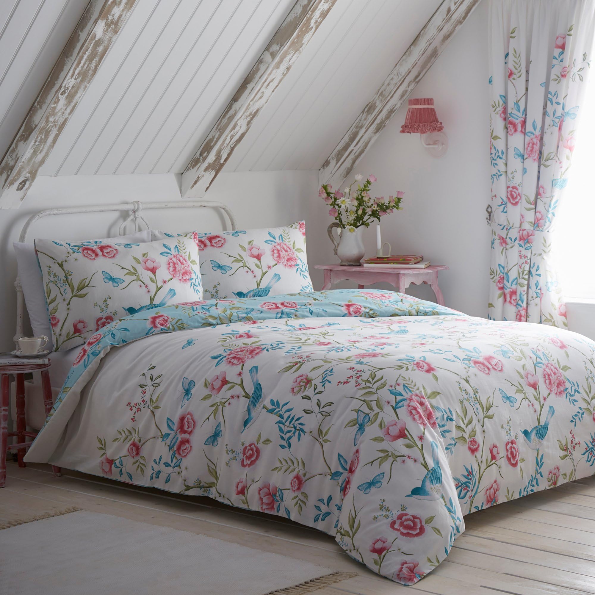 Dreams & Drapes - Garden Flower, Butterfly & Bird Duvet Cover - King Bedding Size Reversible Design (2 Colours) - Easy Care & Washable - Vintage Flower Bedding in Blue - White & Blue Floral Duvet