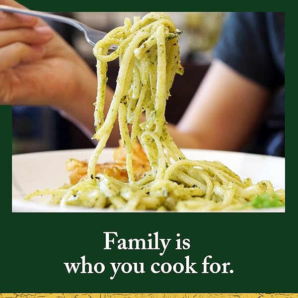 CLASSICO SIGNATURE RECIPES TRADITIONAL BASIL PESTO SAUCE & SPREAD, 8.1 OZ JAR