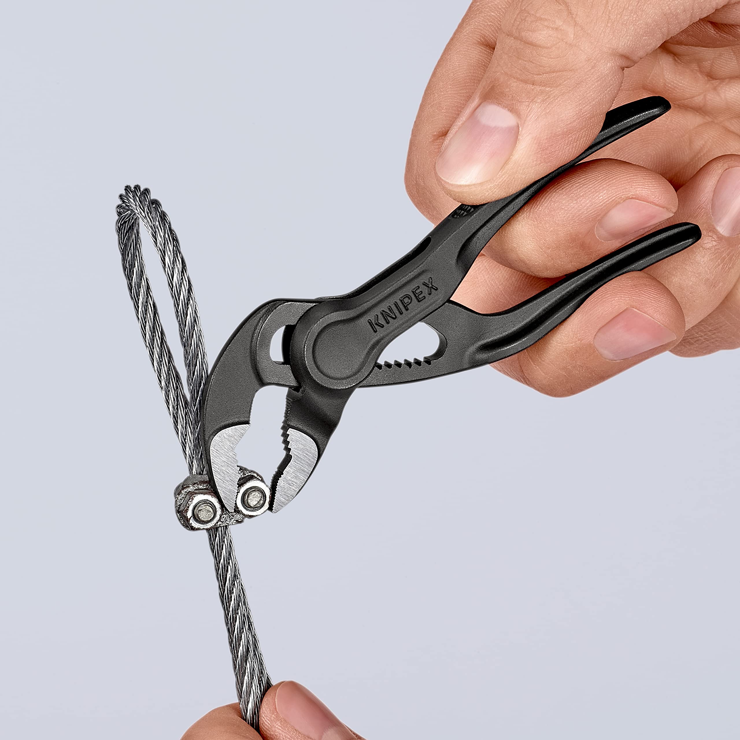 KNIPEX Cobra XS Mini-Wasserpumpenzange, 100 mm, Muttern bis 24 mm, Rohre bis 28 mm, Selbstklemm-Effekt, Rohrzange, EDC, 87 00 100 4