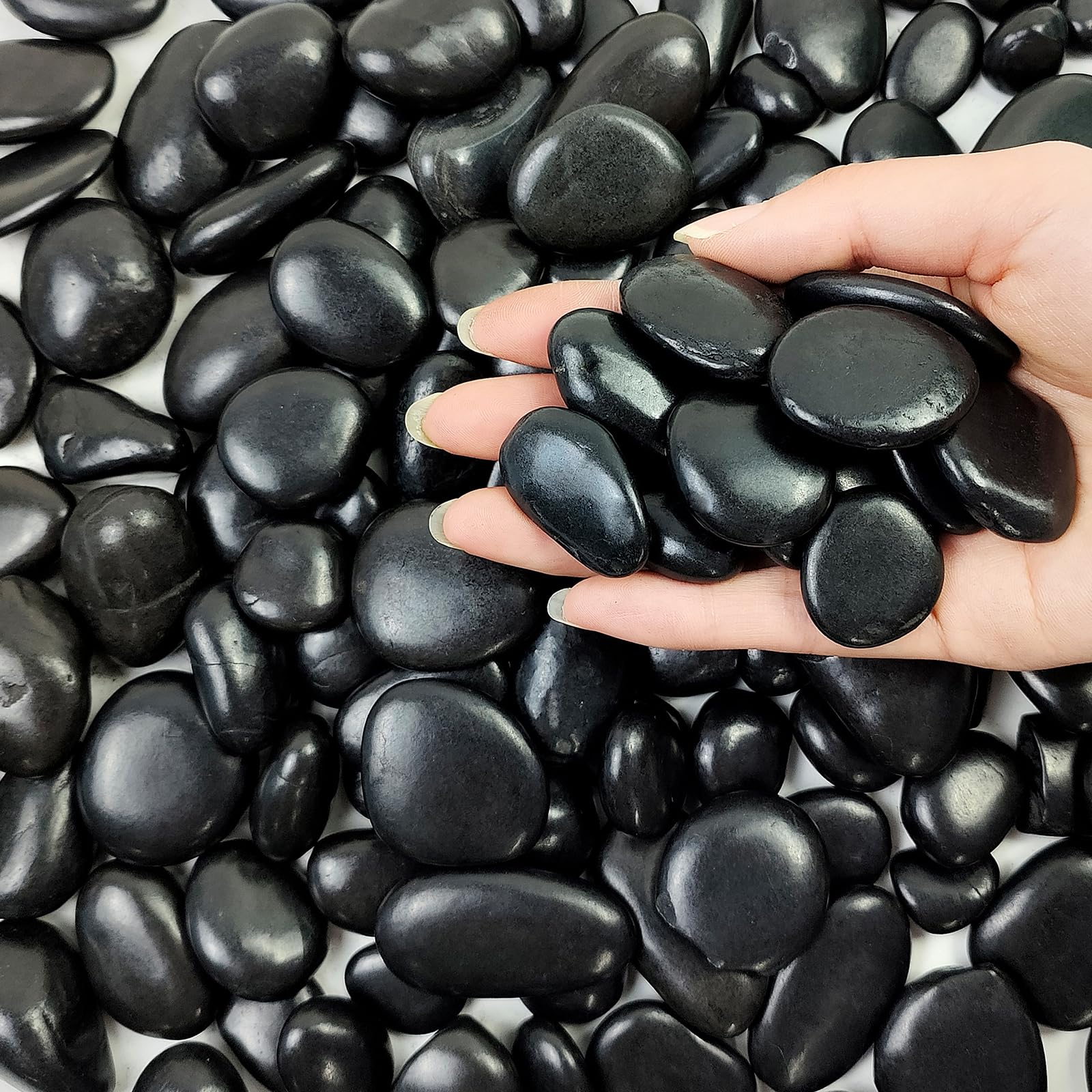 FANTIAN 4 lbs Black Pebbles for Plant Pots, 20-30 mm Decorative Black Stones for Garden Terrarium Plant Pots Vases and Outdoor Decorative Stones