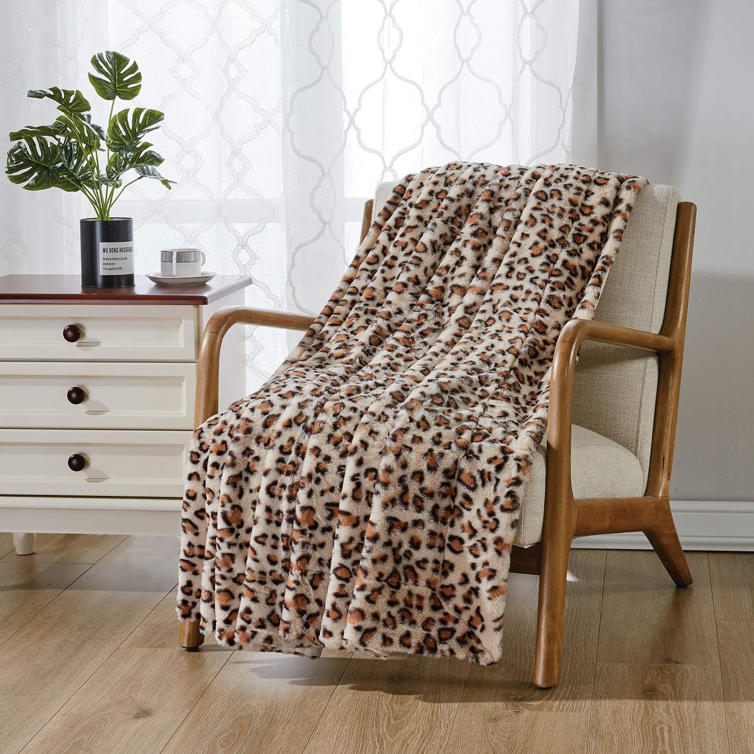 softan Faux Fur Bed Blanket in Leopard Print, Reversible Soft Fluffy Minky Fleece Throw Blanket, Machine Washable, Beige, 130cm×150cm - Image 3