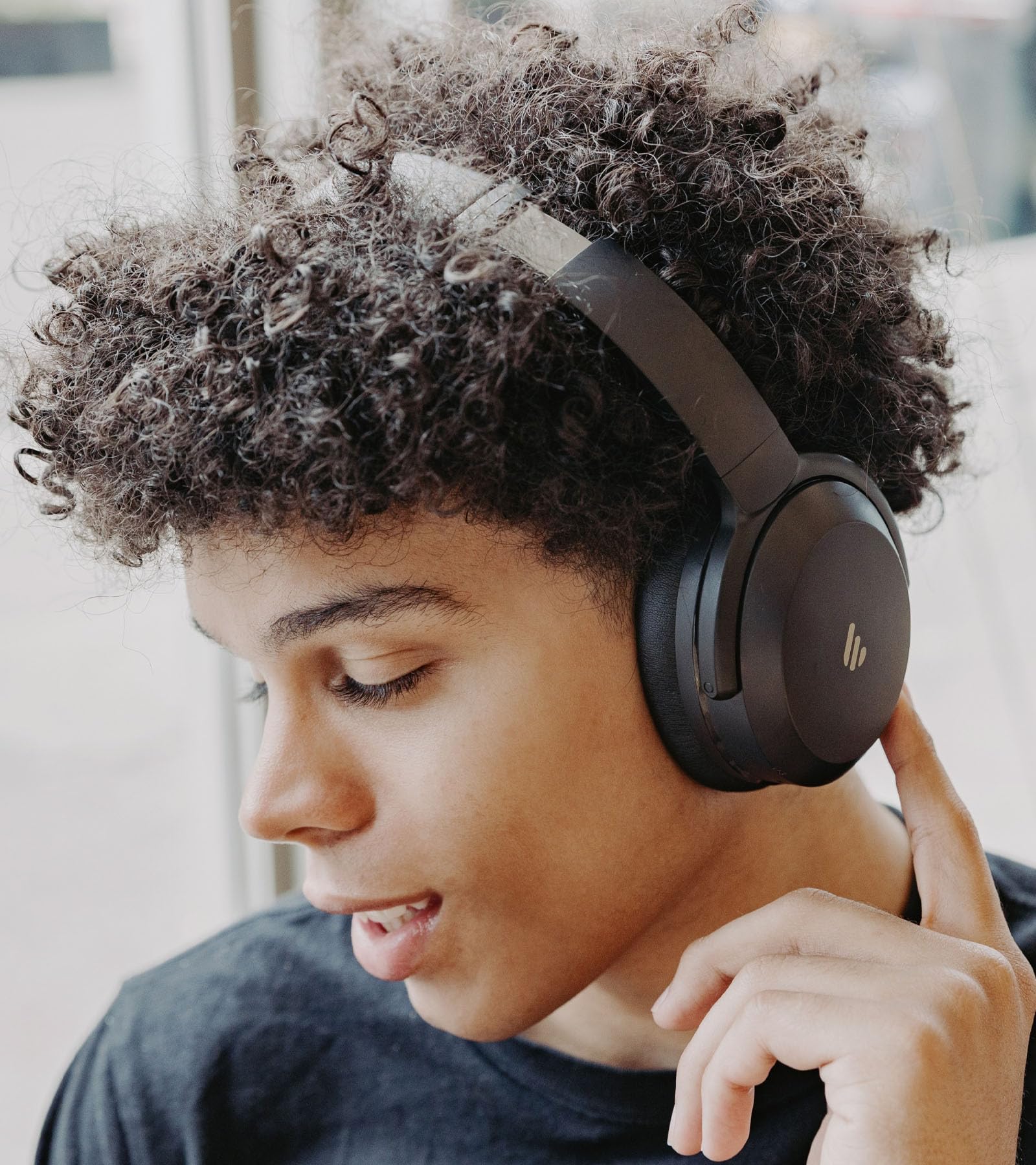 Edifier WH700NB Pro Kabellose Over-Ear Kopfhörer mit -43dB Aktiver Geräuschunterdrückung, Hi-Res Audio, AAC, Bluetooth V5.4, Multi-Point-Verbindung, AI-Klare Anrufe, Schnellladung, Faltbar - Elfenbein 5