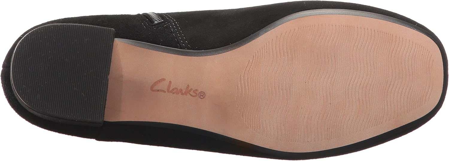 clarks women's chartli lilac ankle bootie