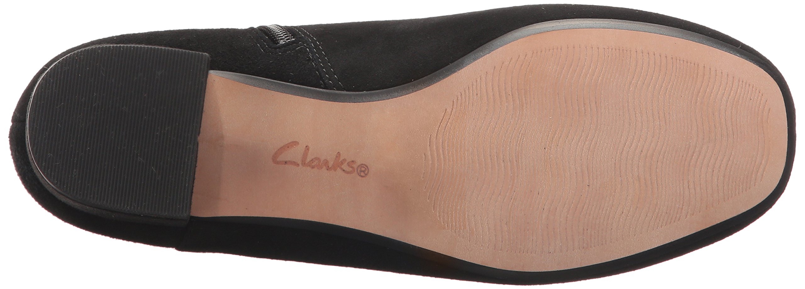 Clarks Women's Chartli Lilac Ankle Bootie - Image 4