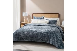 EVERGRACE Luxury Velvet Quilt Queen Size, Ultra Soft Velvet Bedding Set, Lightweight Velvet Comforter for All Season, Wave Crushed Velvet Coverlet Oversized Bedspread with 2 Shams, Stormy Blue