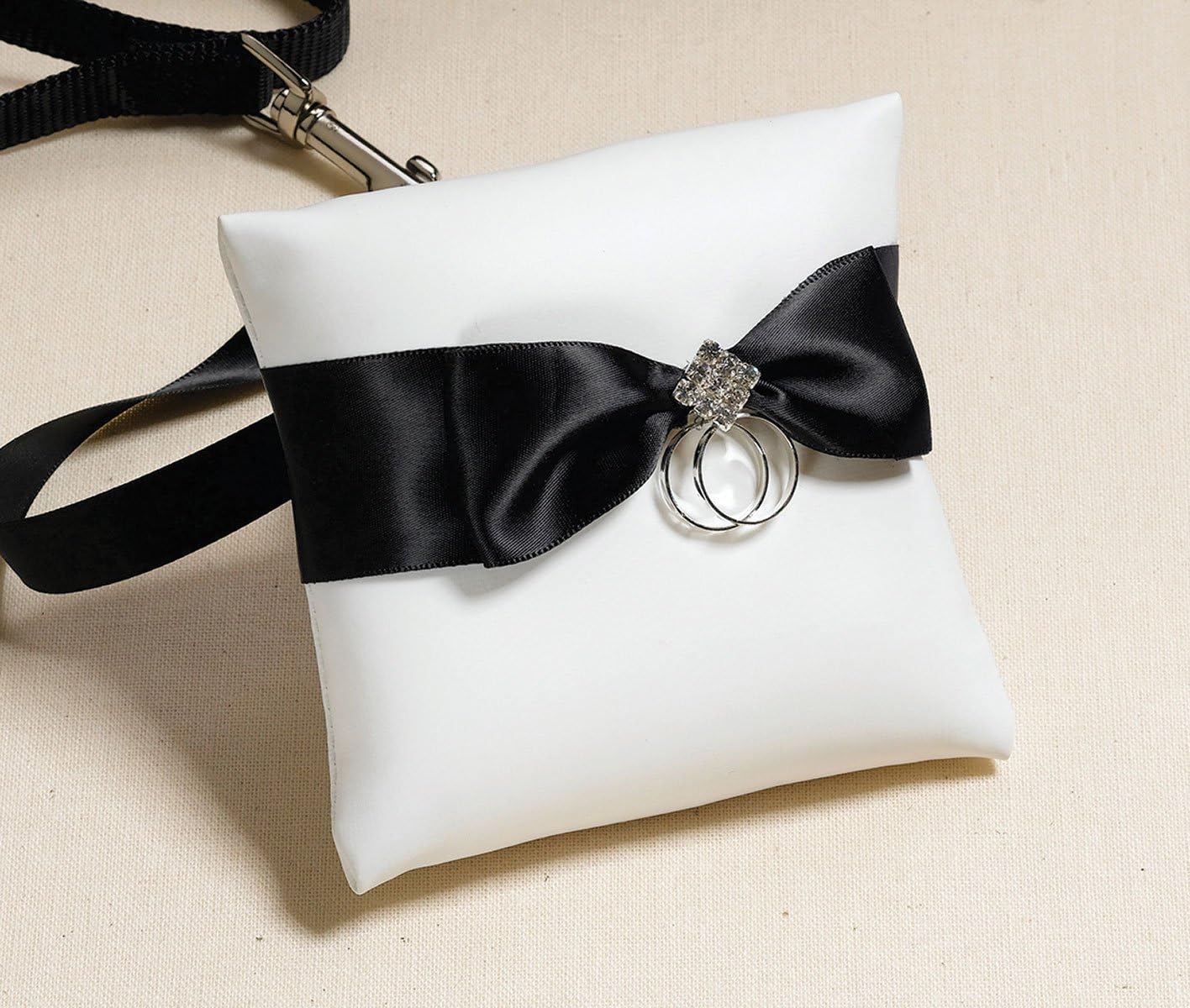 Amazon Com Lillian Rose 4 Dog Ring Pillow Home Kitchen