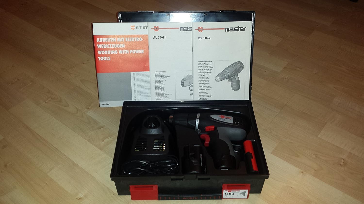 Wurth Perceuse Visseuse Sans Fil Bs 10 A Avec 2 Batteries Et Un Chargeur Amazon Fr Bricolage