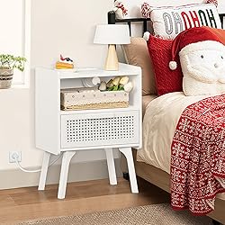 Lerliuo Rattan Nightstands set of 2 with Charging