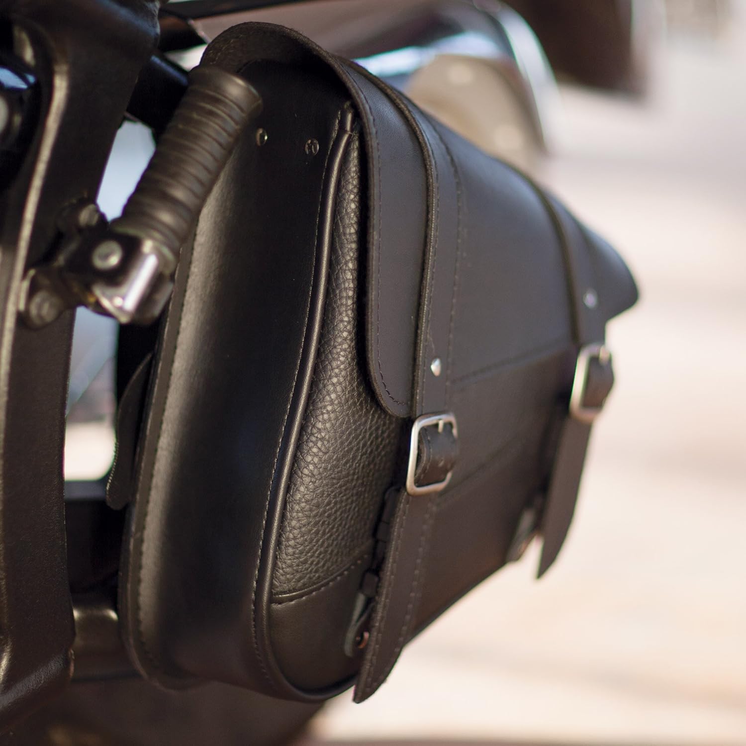 Dowco Willie & Max 59776-00 Triangulated Synthetic Leather Motorcycle Swingarm Bag: Black, 9 Liter Capacity: Automotive
