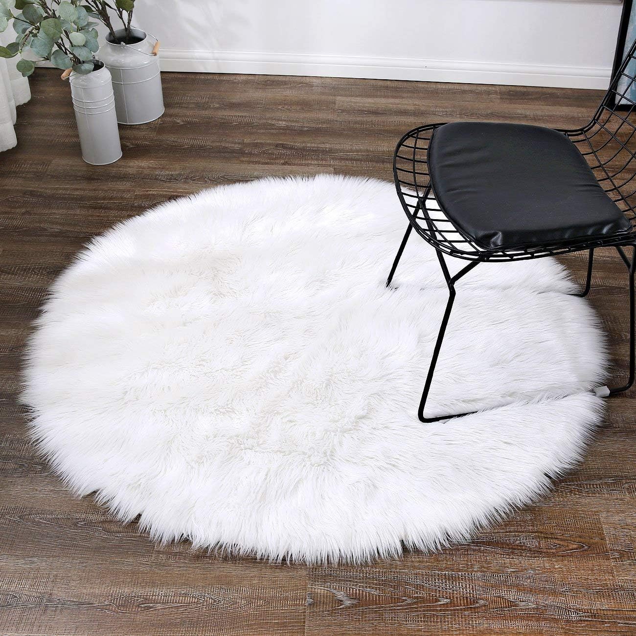 LEEVAN Plush Sheepskin Style Throw Round Rug Faux Fur Elegant Chic Style Cozy Shaggy Round Rug Floor Mat Area Rugs Home Decorator Super Soft Carpets Kids Play Rug (6 ft-Diameter, White)