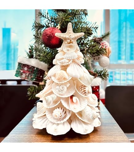 Amazon.com: Pluto's Christmas Tree, Mickey's PRESENTS FOR MY