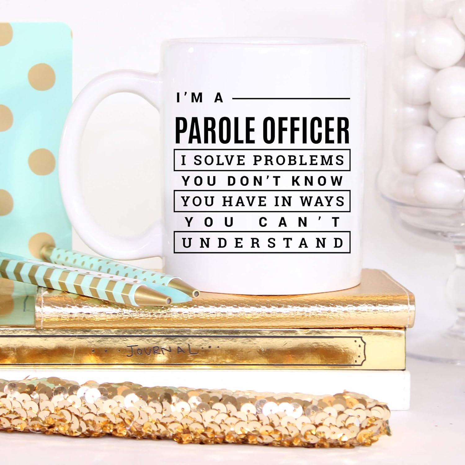 Amazon.com: I m a libertad condicional Officer. I resolver ...